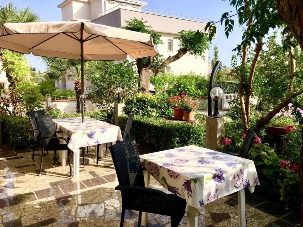 Apartments Zdenka - Garden Terrace Barbat na Rabu Dış mekan fotoğraf