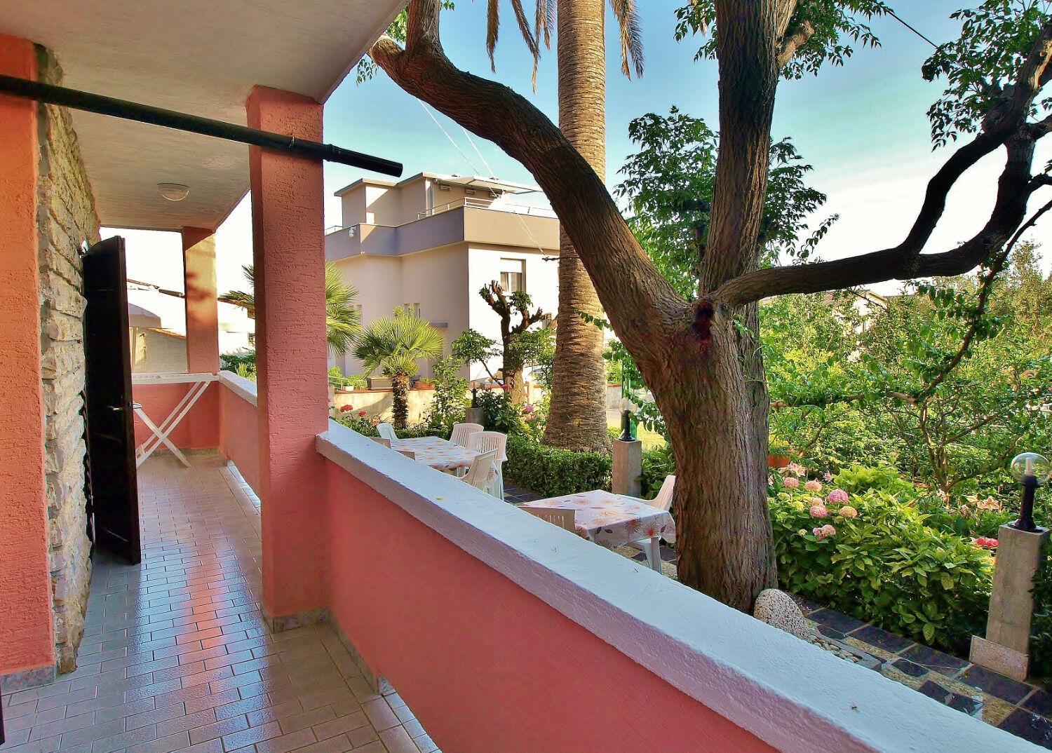 Apartments Zdenka - Garden Terrace Barbat na Rabu Dış mekan fotoğraf